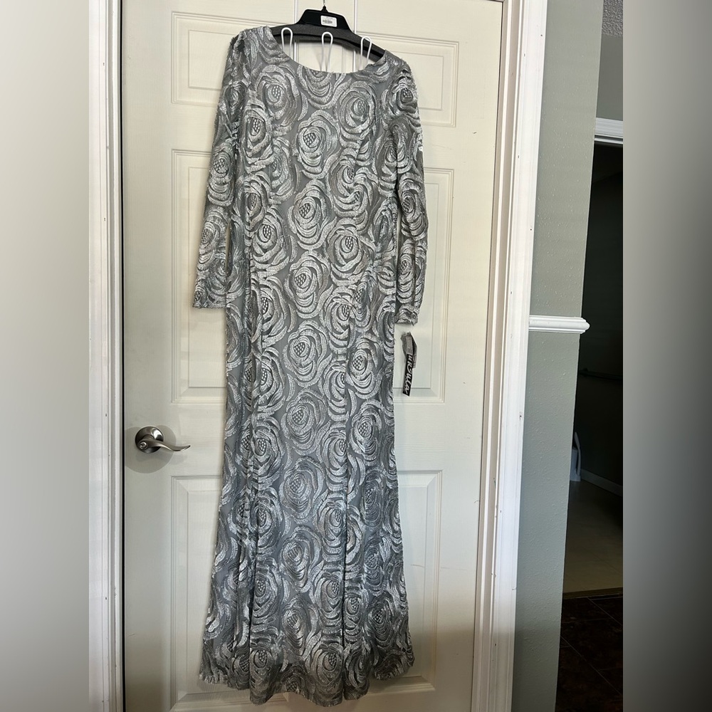 Ursula of Switzerland Silver Gray Long Sleeve Rose-Print Gown